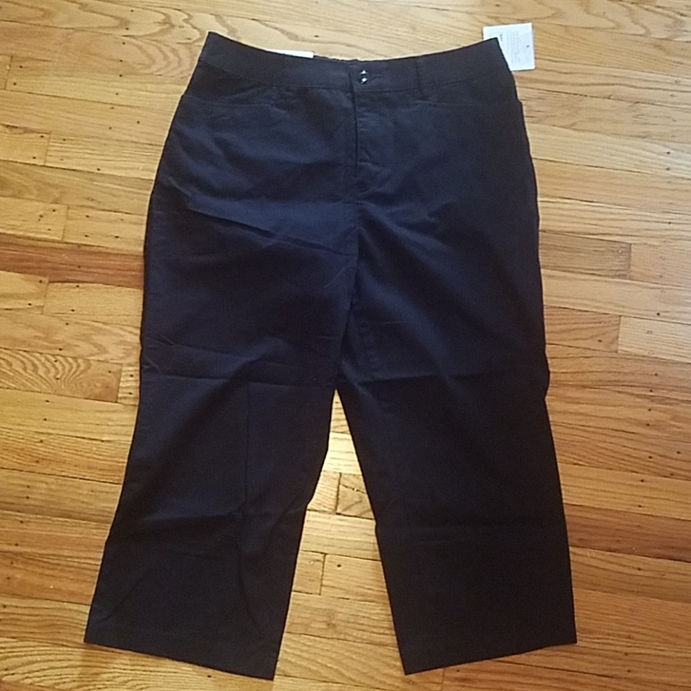 ⭐NWT Croft&Barrow black knee height pants size 12